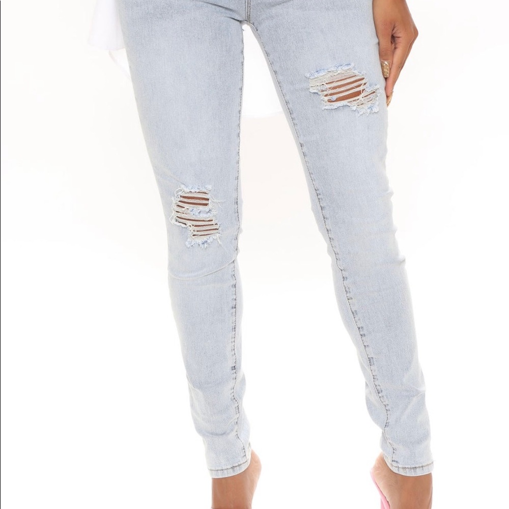 NWT- Fashion Nova No Worries No Gap Proof Skinny Jeans - Light Blue Wash
